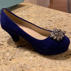 Little Girls size 13 rhinestone pumps
